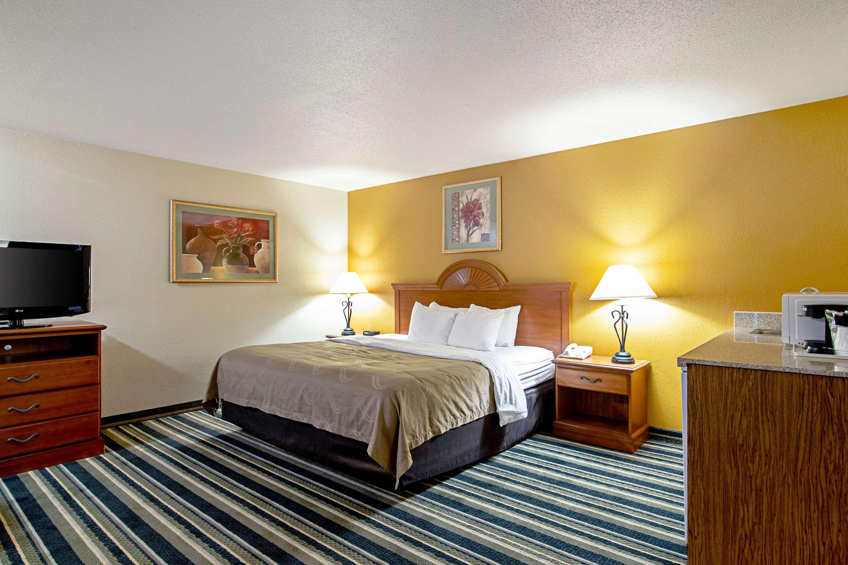 Quality Inn Huron מראה חיצוני תמונה