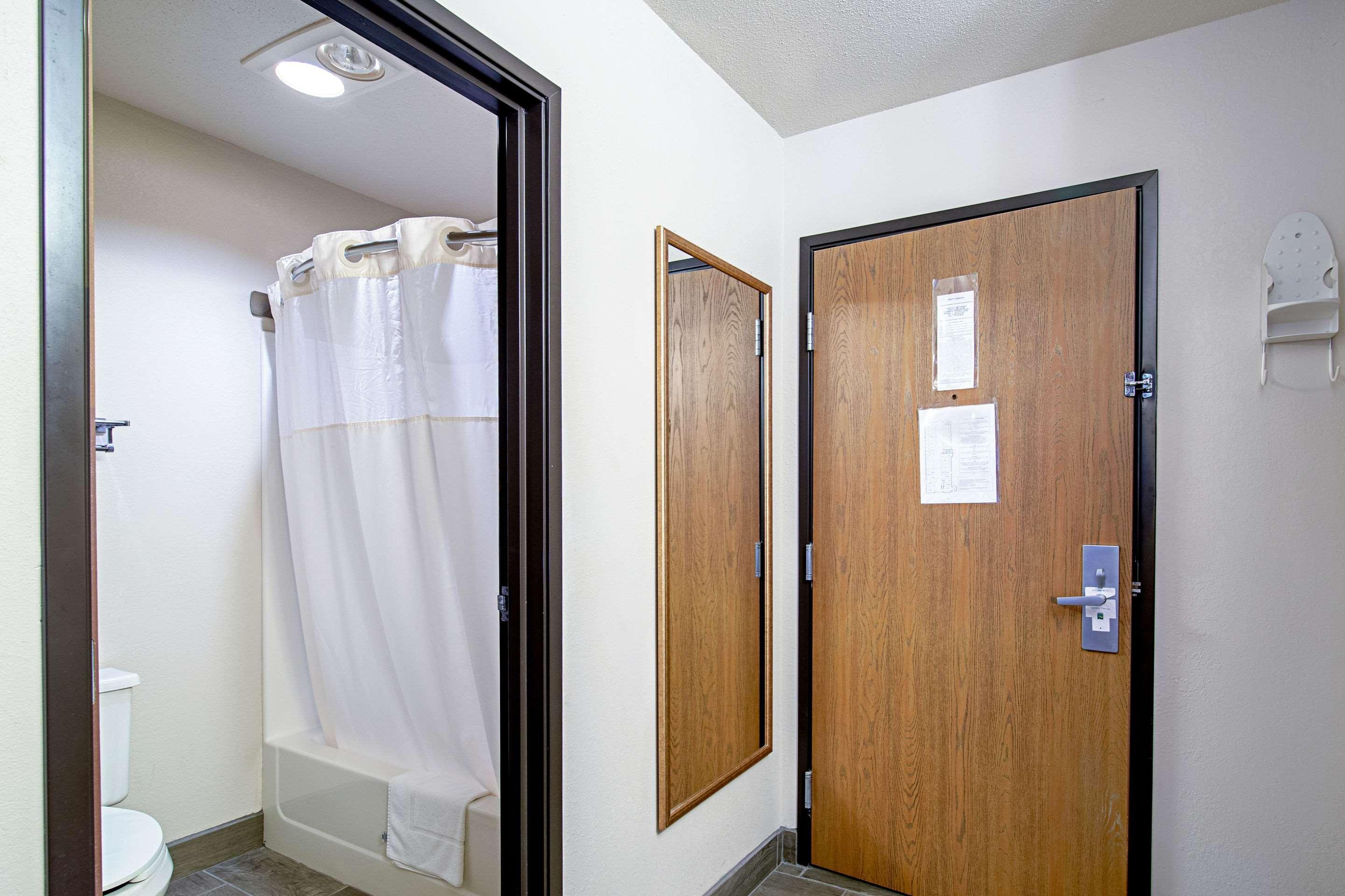 Quality Inn Huron מראה חיצוני תמונה