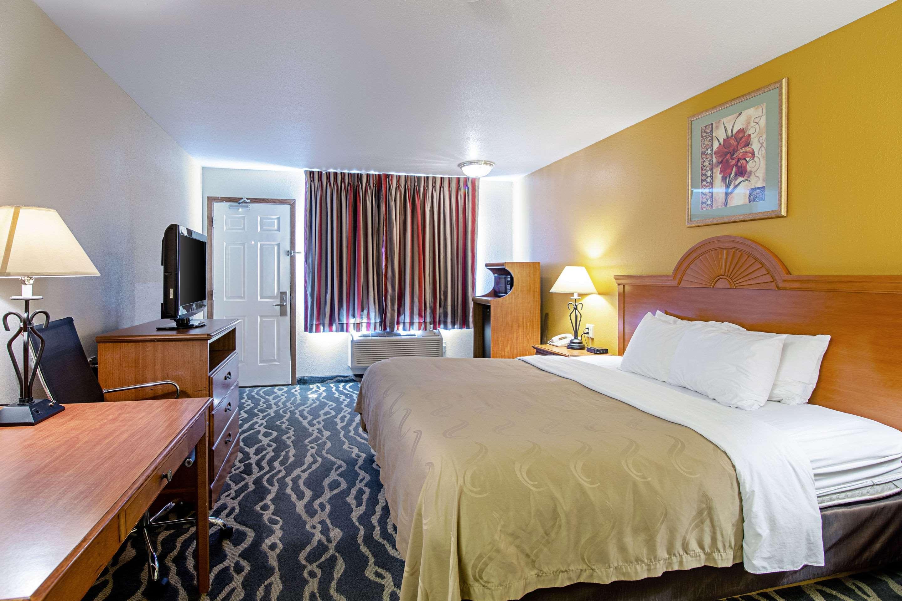 Quality Inn Huron מראה חיצוני תמונה