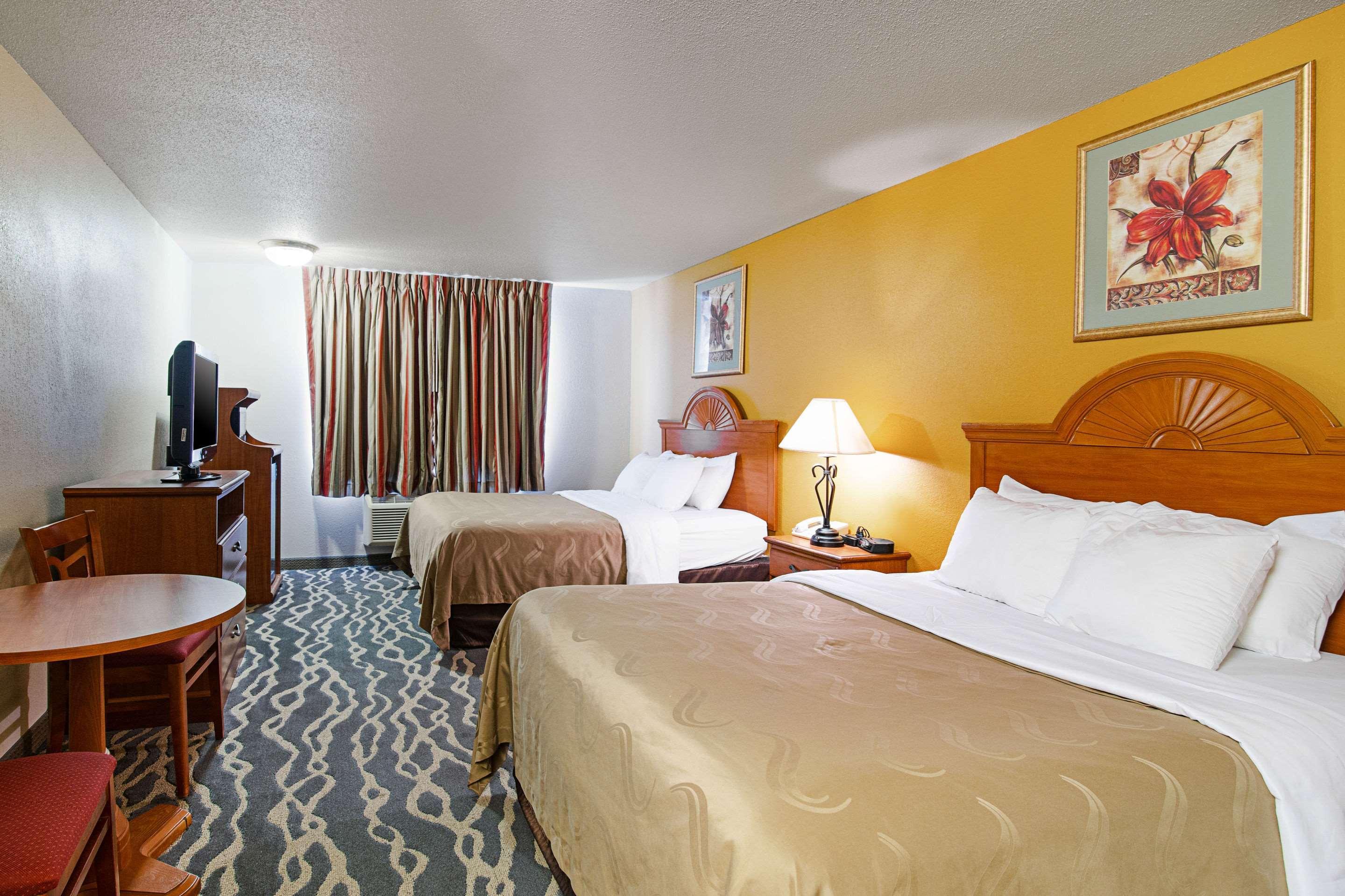 Quality Inn Huron מראה חיצוני תמונה