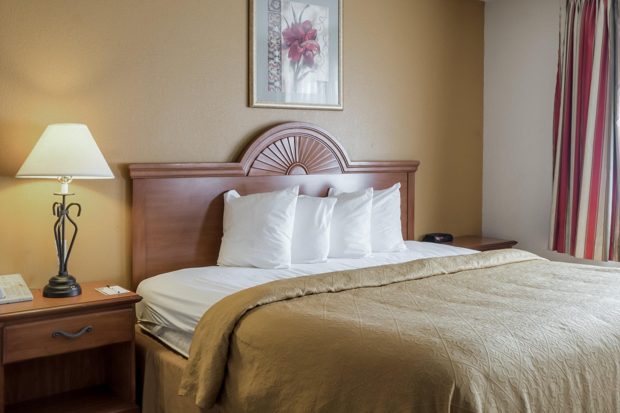 Quality Inn Huron מראה חיצוני תמונה