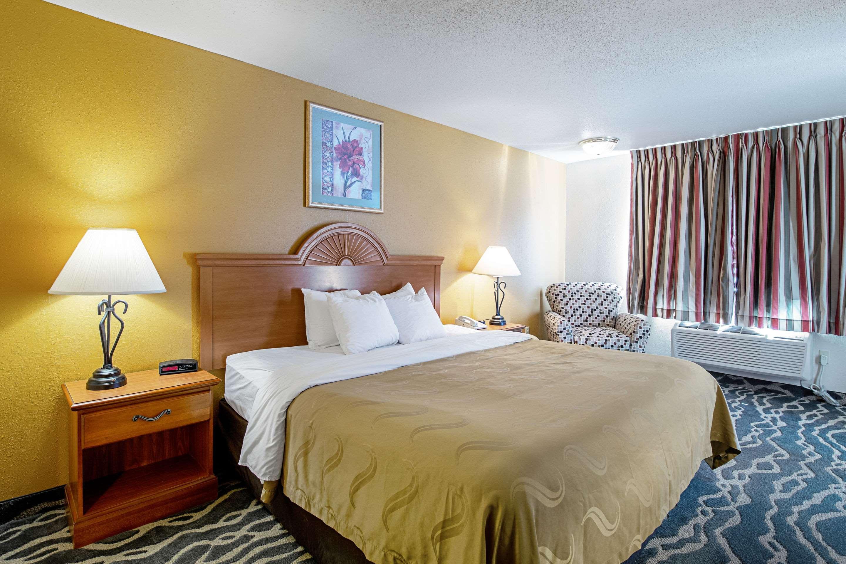 Quality Inn Huron מראה חיצוני תמונה