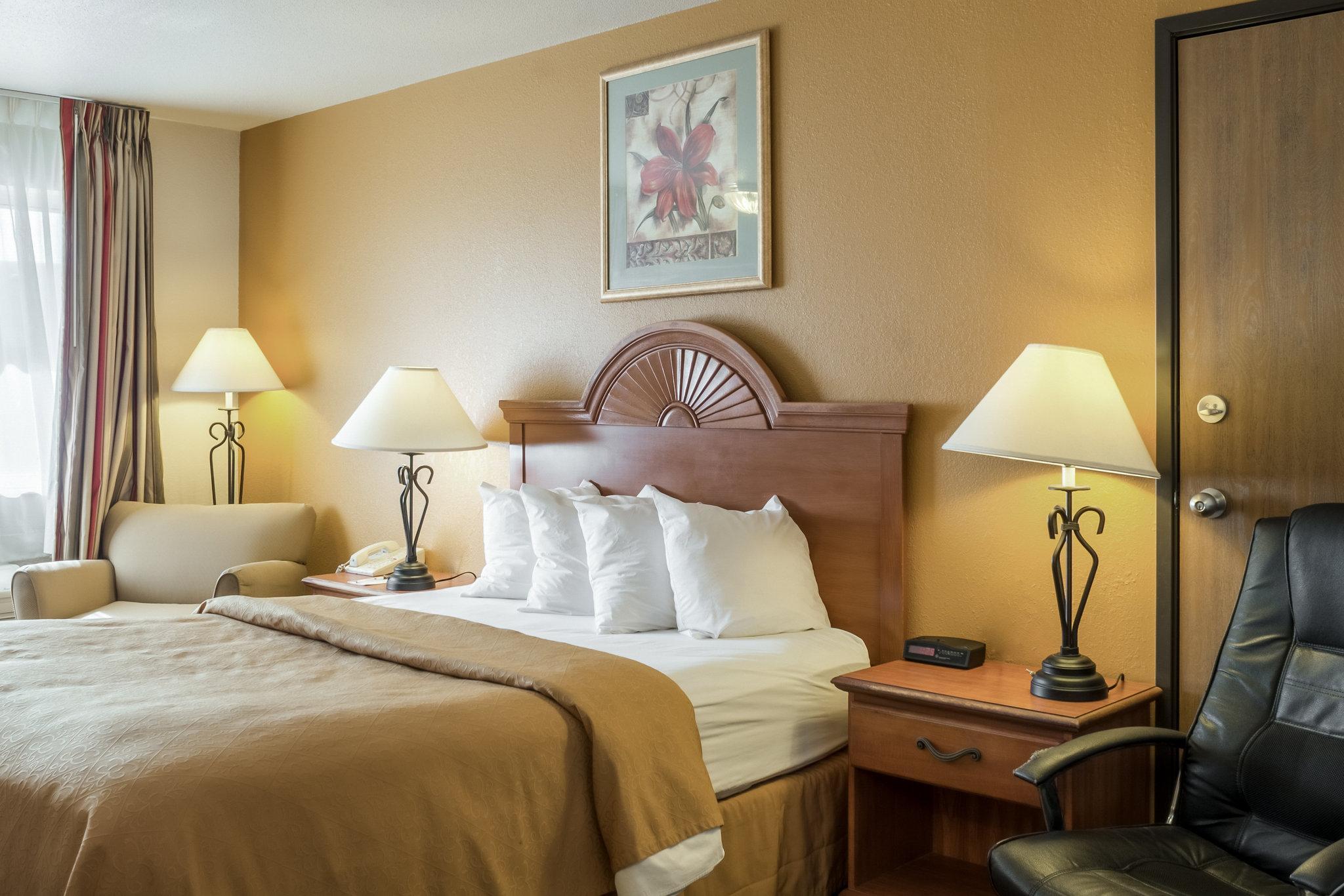 Quality Inn Huron מראה חיצוני תמונה