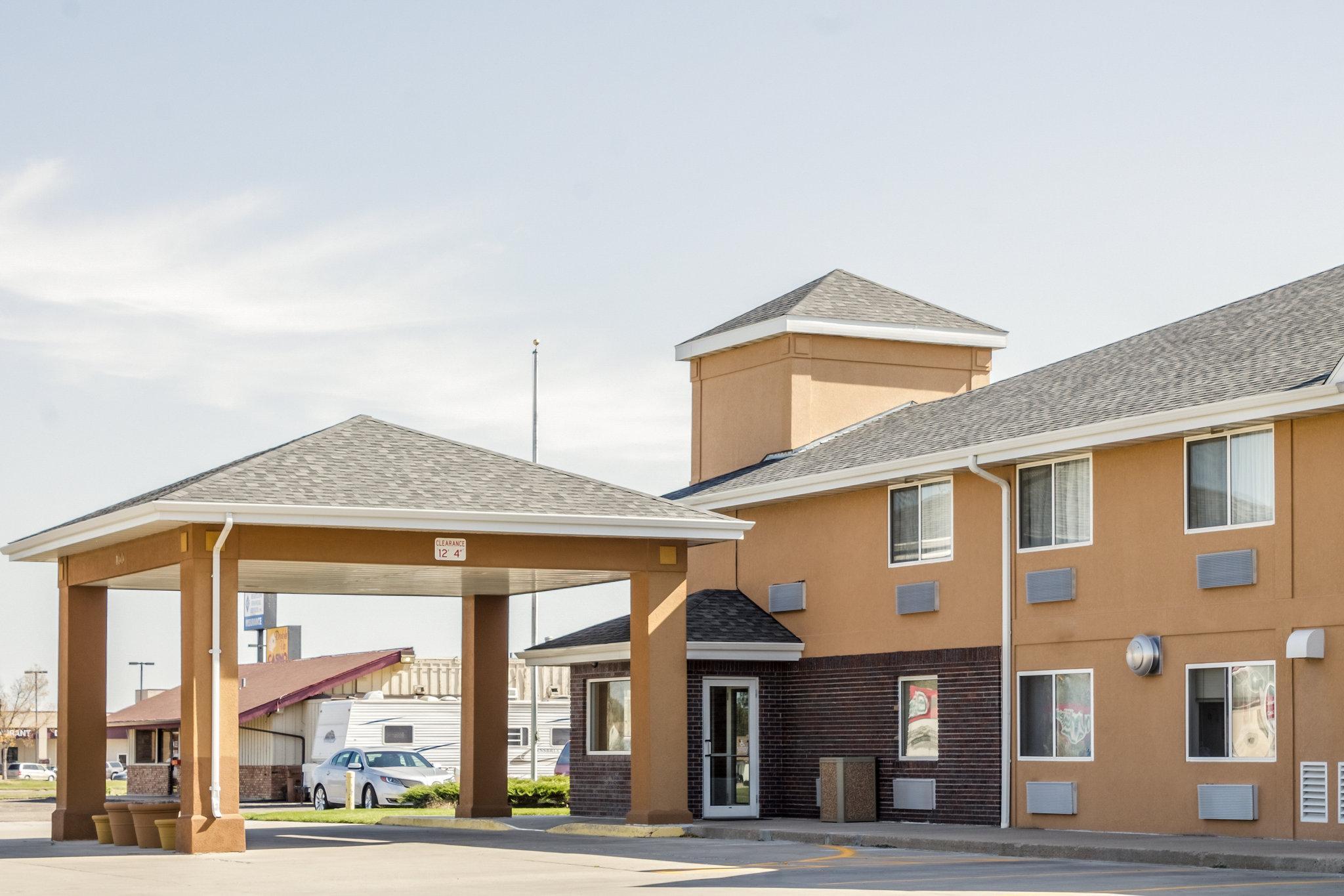Quality Inn Huron מראה חיצוני תמונה