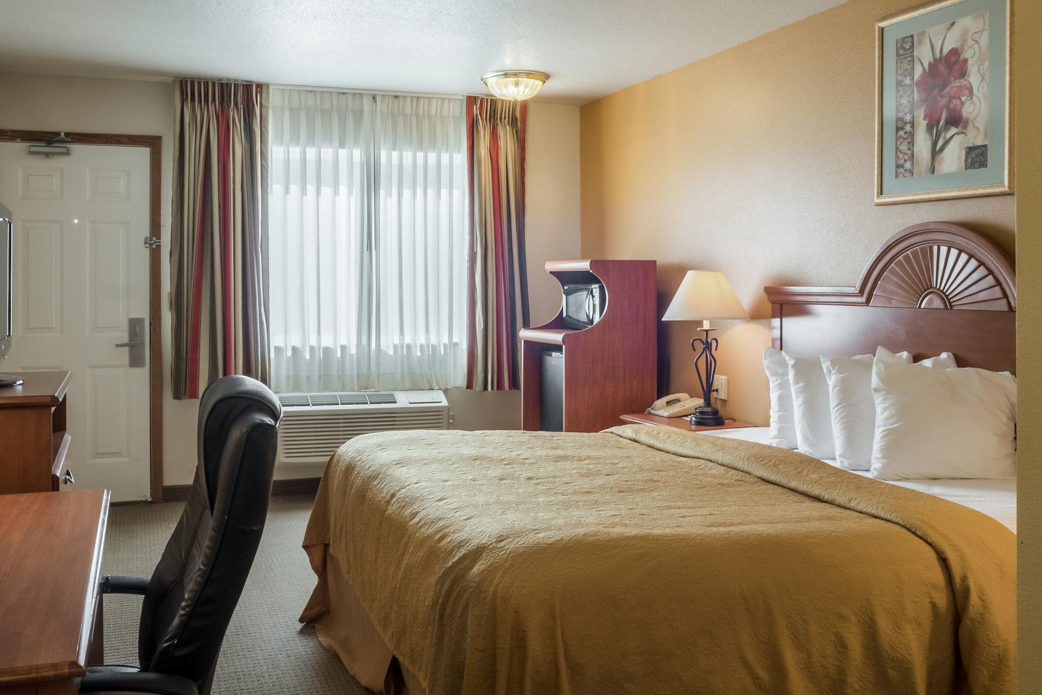 Quality Inn Huron מראה חיצוני תמונה