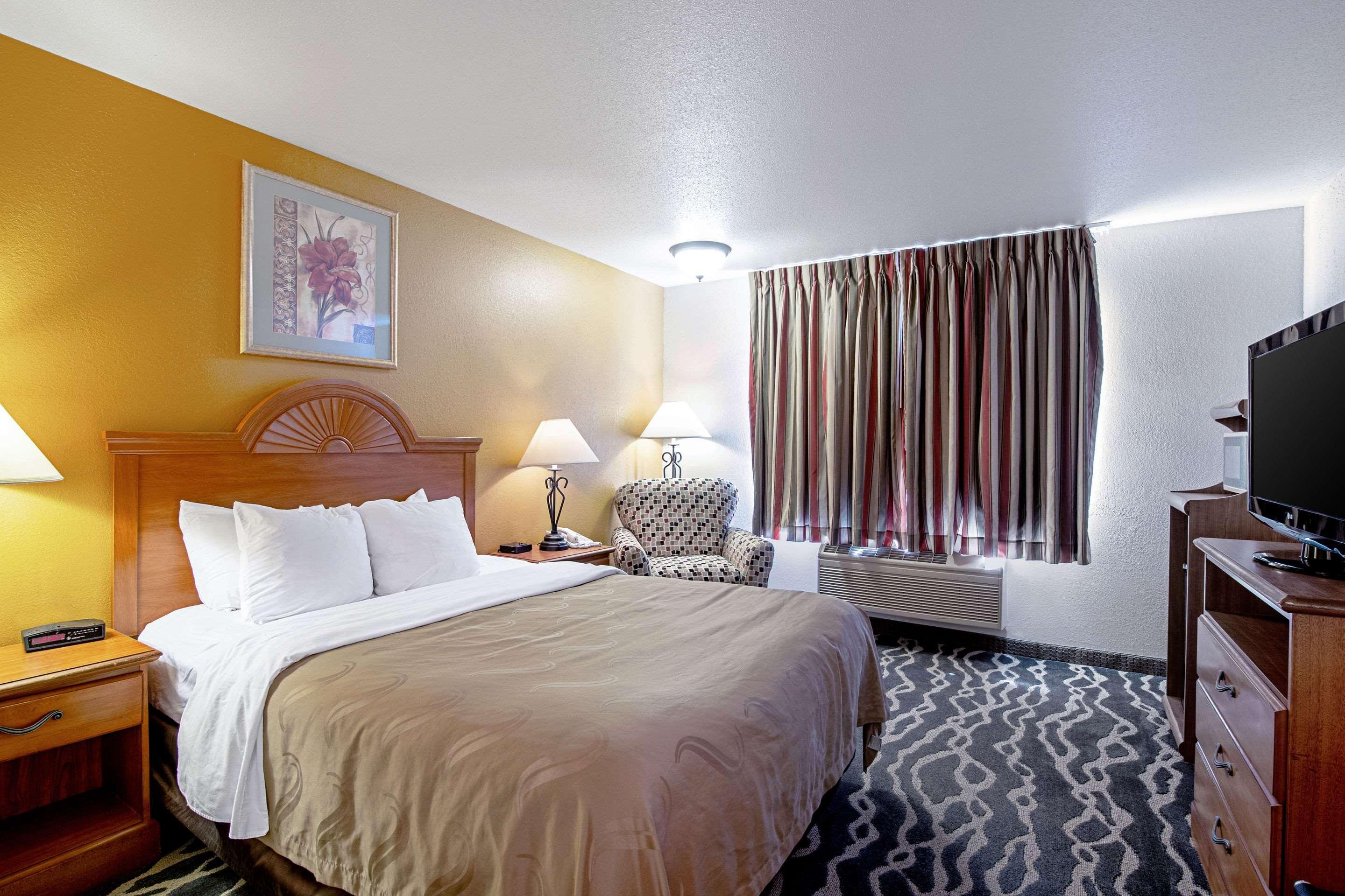 Quality Inn Huron מראה חיצוני תמונה